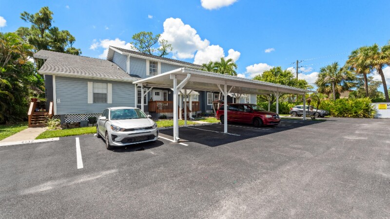 Building Photo - 6132 Lakefront Dr