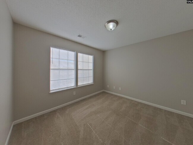 Building Photo - 204 Fox Grove Cir