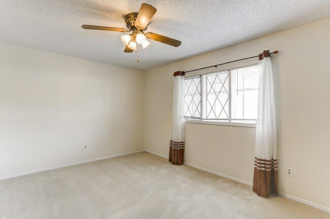 Building Photo - 1830 Ashborough Ct