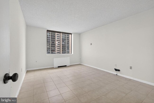 Building Photo - 3701 S George Mason Dr