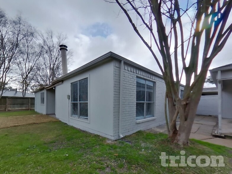 Building Photo - 16006 Camino Del Sol Dr