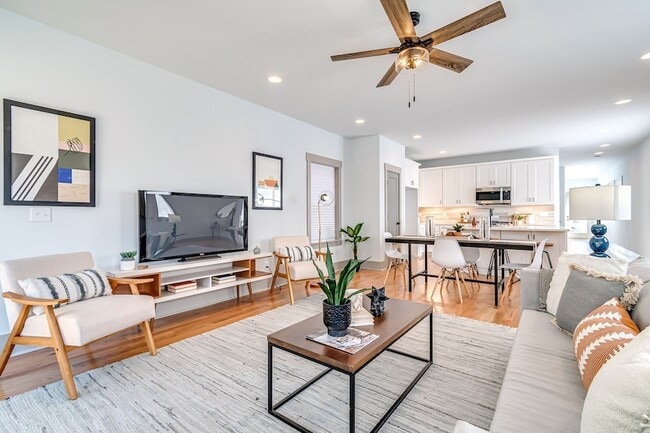 Building Photo - 1603 Porter Ave