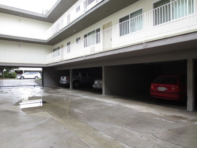 Building Photo - 447 W Elk Ave