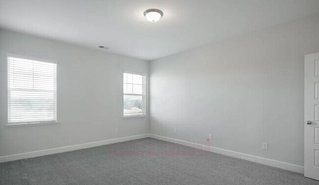 Building Photo - 8 Callen Oak Wy