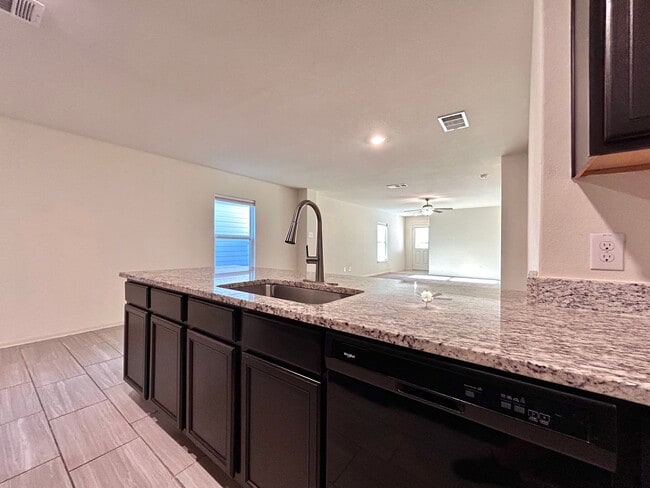 Building Photo - Comfortable 3 Bed / 2 Bath Home with Washer & Dryer and 2-Car Garage