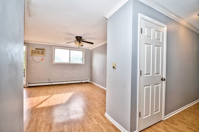 Building Photo - 9445 Kenton Ave