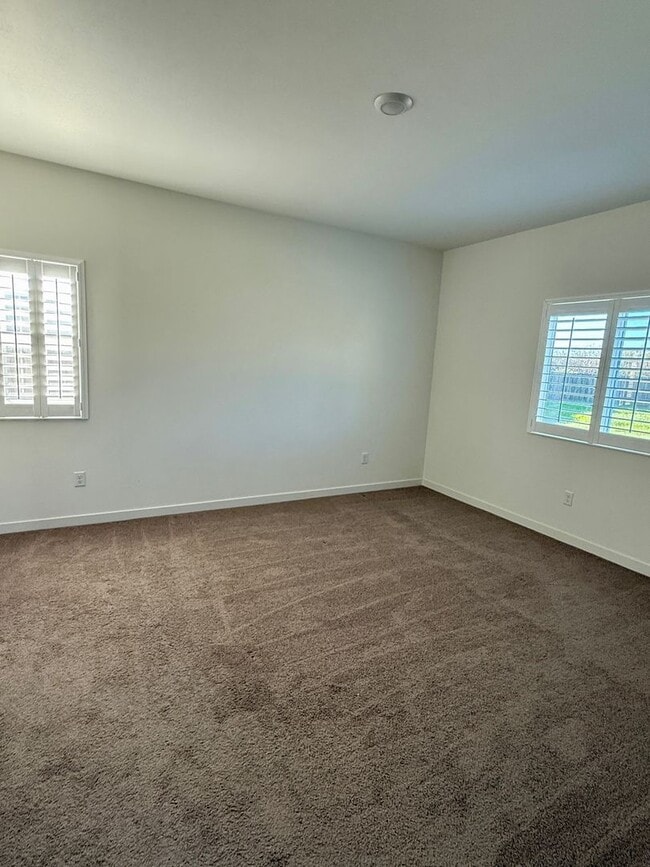 Building Photo - Beautiful 3 bedroom 2 bath w/Pool available in Orland!