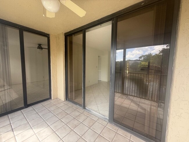 Building Photo - 3050 NW 42nd Ave