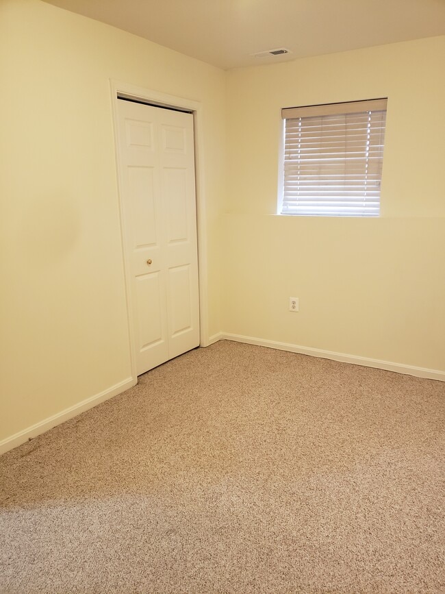 Building Photo - 8812 Community Square Ln