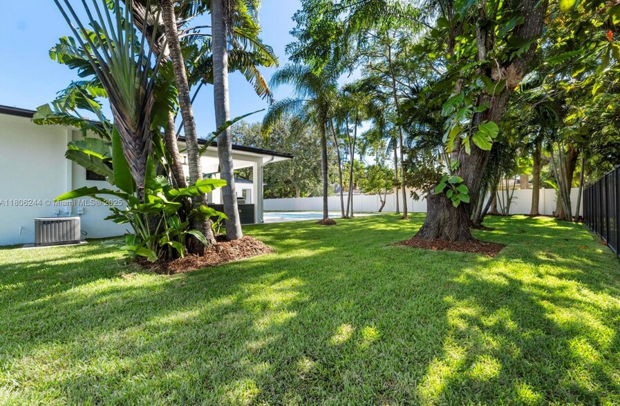 Building Photo - 7530 SW 134th St