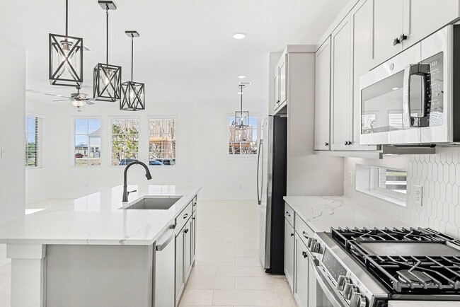 Building Photo - 10846 Day Jassamine Wy