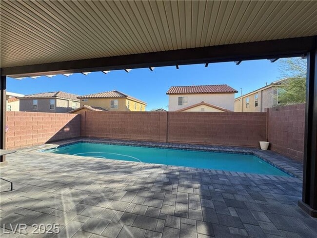 Building Photo - 9253 Valley Ranch Ave