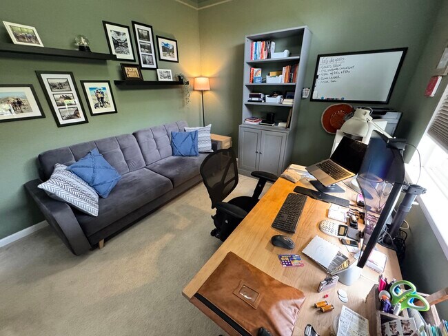 Building Photo - 8035 Lee Dr