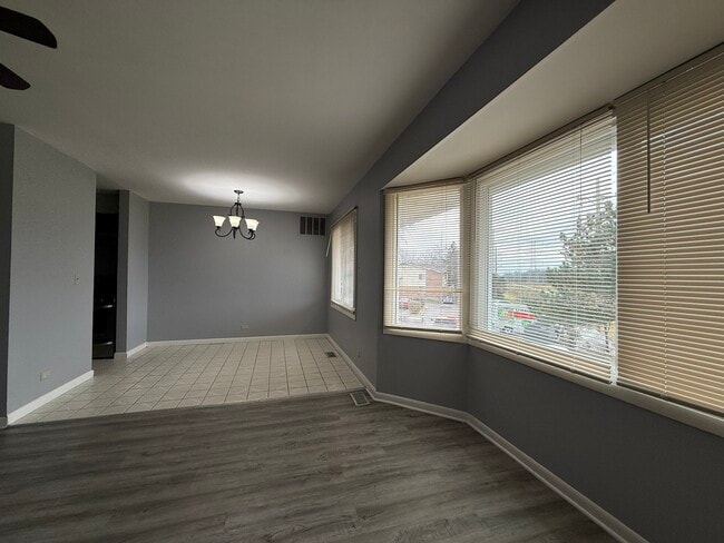 Building Photo - 3108 Roberts Dr