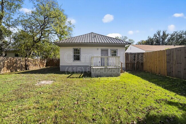 Building Photo - 3916 2nd St