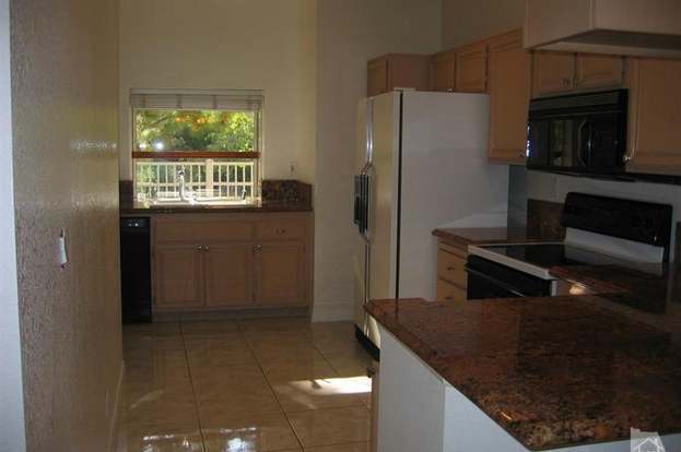 Building Photo - 640 Indian Oak Ln