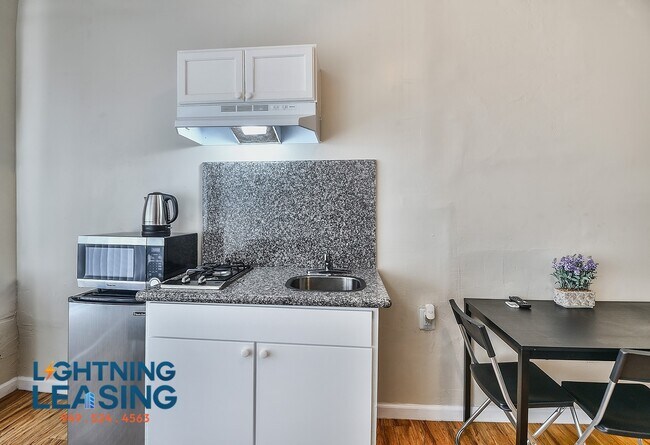 Building Photo - 727 1/2 S Alvarado Street-105D