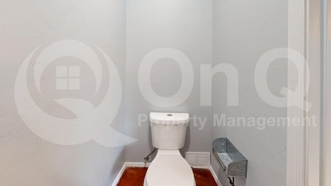 Building Photo - 1419 W Red Creek Dr