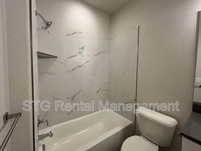 Building Photo - 983 S 4380 W