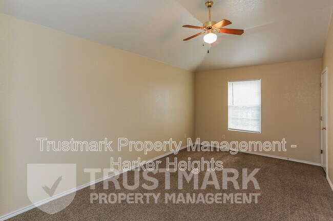 Building Photo - 4005 Madison Dr