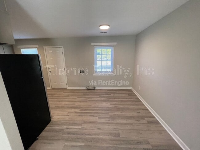 Building Photo - 1318 Maple St