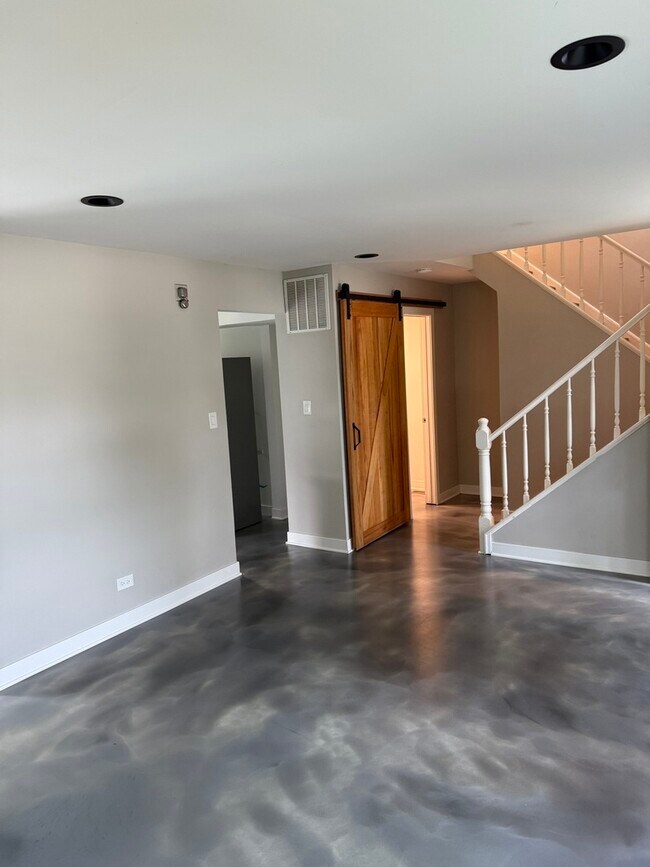 Building Photo - 4539 Huntington Blvd