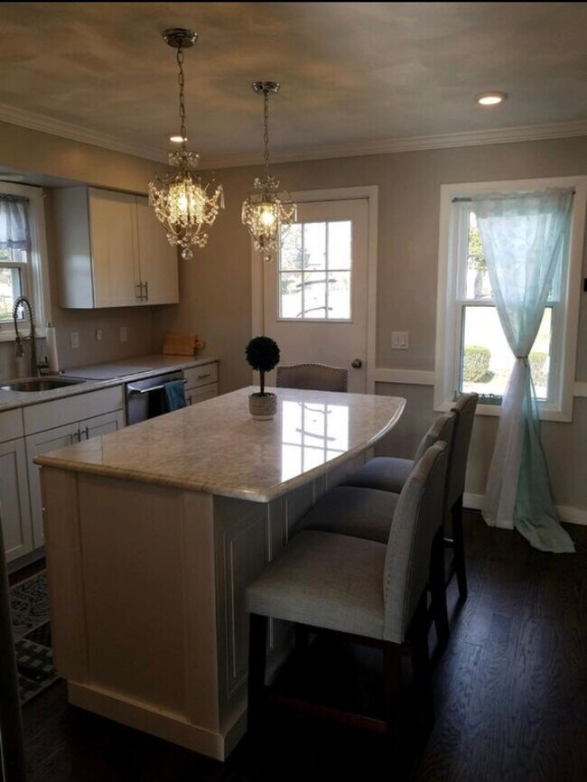 Building Photo - 46 Flintstone Rd