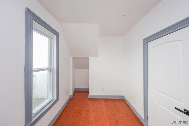 Building Photo - 30 Glenwood Ave