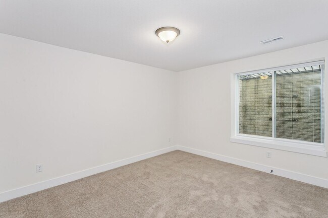 Building Photo - 5115/17 S Chase Ave