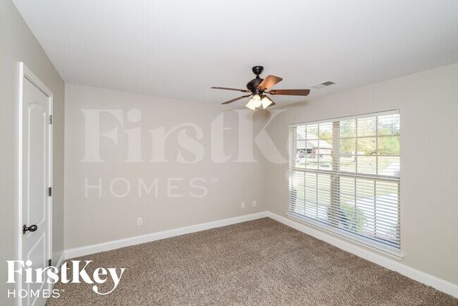 Building Photo - 605 Hidden Brook Trail