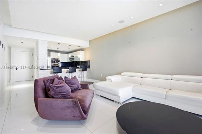 Building Photo - 17121 Collins Ave