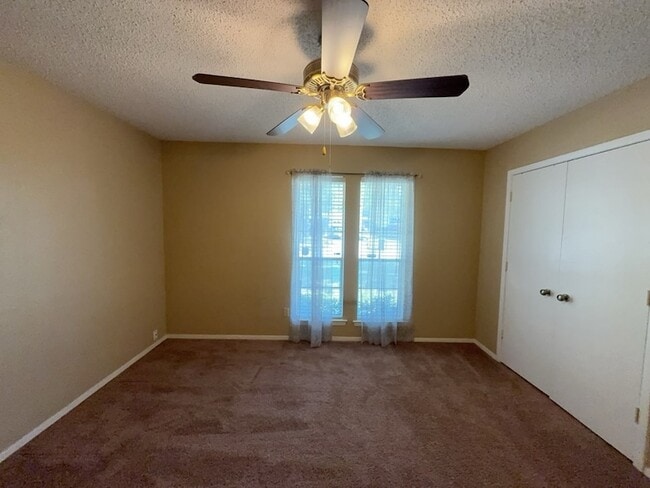 Building Photo - 5604 Ember Dr
