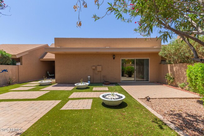 Building Photo - 9128 E Evans Dr