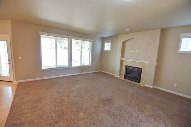 Building Photo - Gorgeous home in Olympia!!