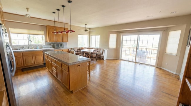 Building Photo - Expansive Valley Views & Private Living in Castro Valley - 4BD/3BA Exec Home