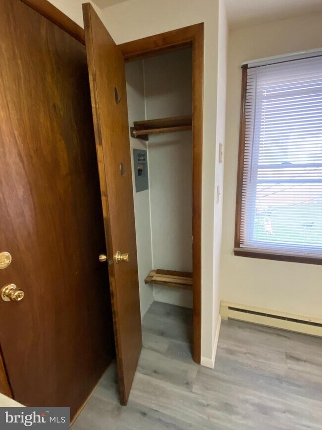 Building Photo - 1412 Fairmount Rd