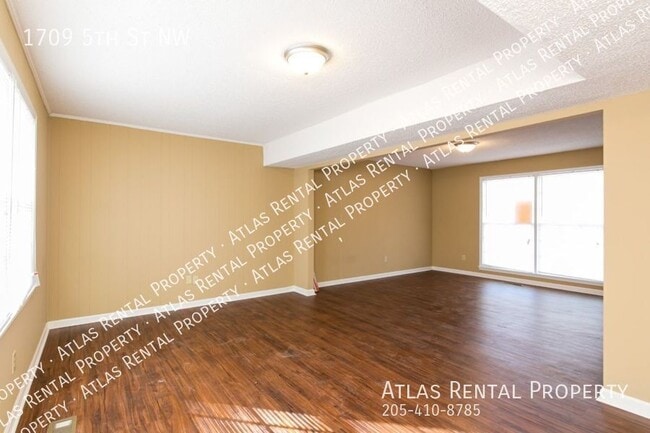 Building Photo - 1709 5th St NW