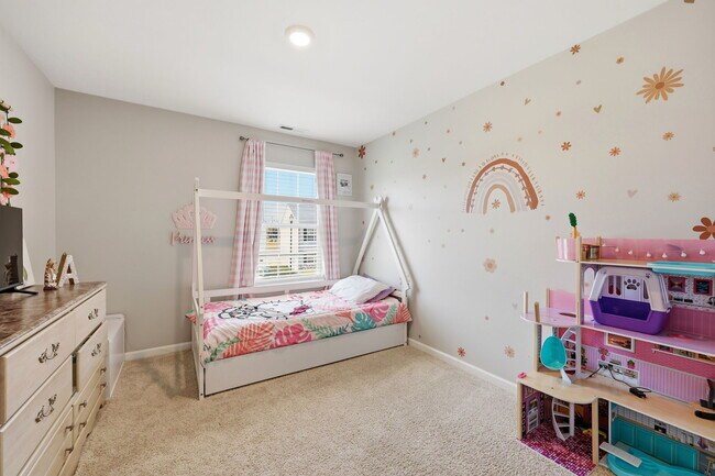 Building Photo - 1160 Fowler Dr