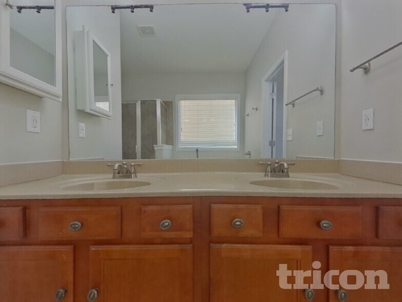 Building Photo - 3427 Harvest Ridge Ln NE