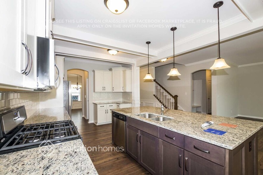 Building Photo - 5069 Stonehill Ln