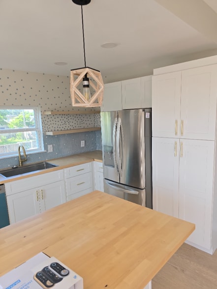 Building Photo - 4305 Ave S