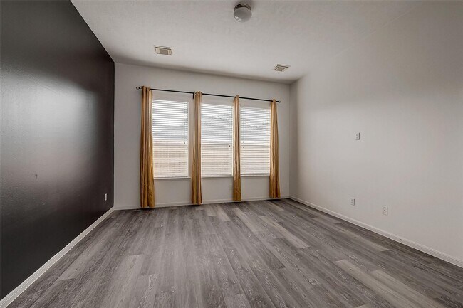 Building Photo - 1807 Hidden Breeze Dr