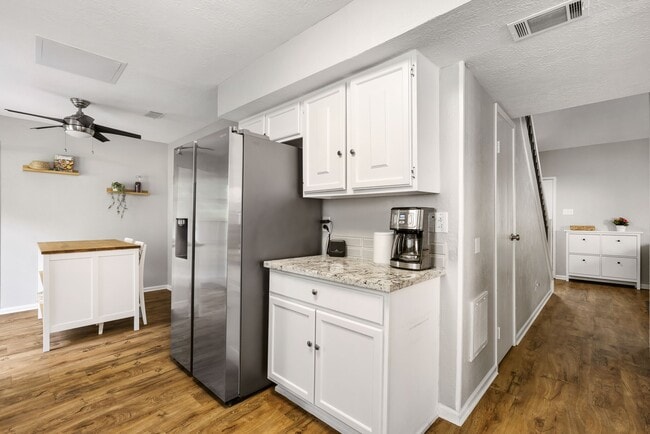 Building Photo - 4 Basal Briar Ct