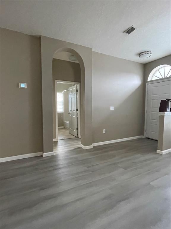 Building Photo - 4939 Woodmere Rd