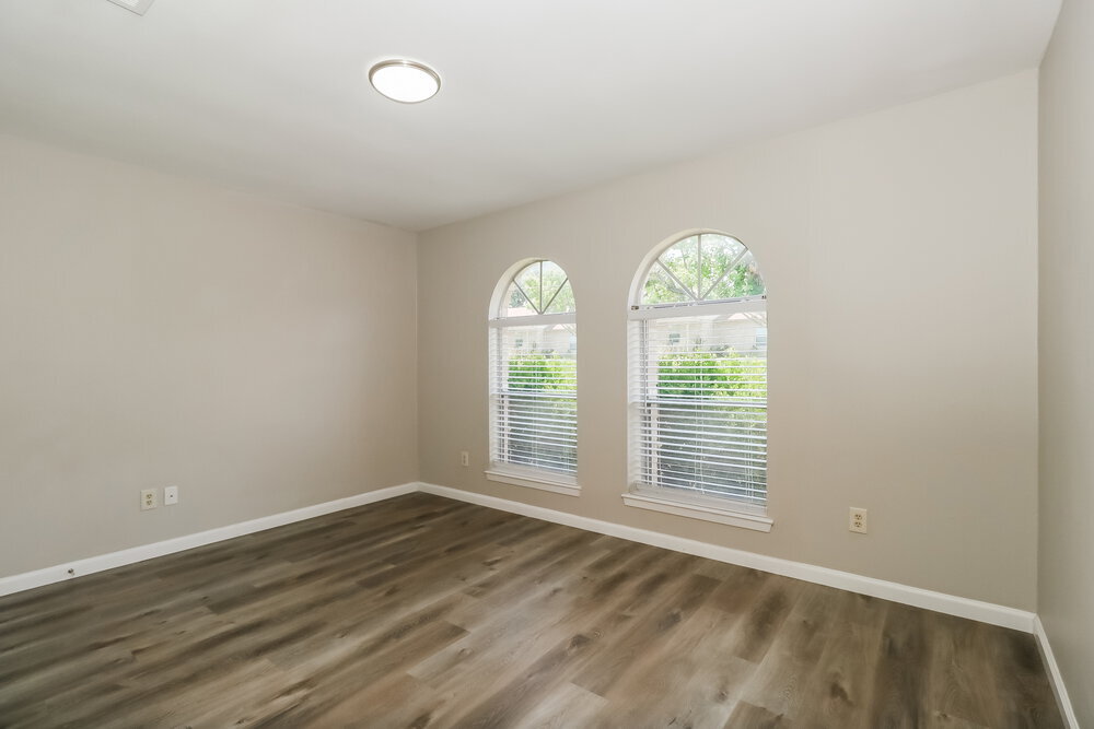 Building Photo - 114 Cloverleaf St