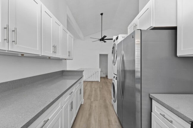 Building Photo - Kilihe Way Multi-Generational Home