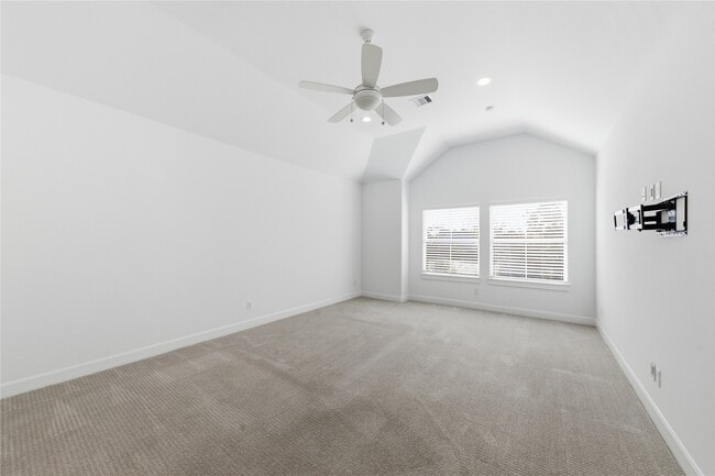 Building Photo - 819 W 19th St