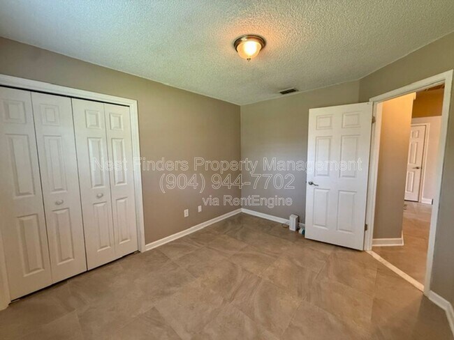 Building Photo - 1695 Evans Dr S