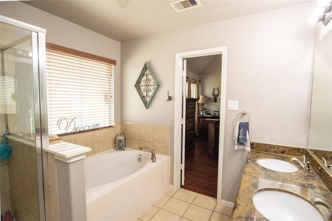 Building Photo - 8134 Silent Deep Dr