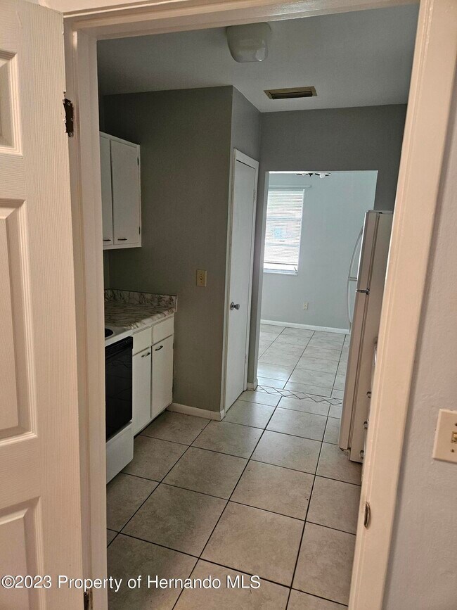 Building Photo - 4623 Cynthia Ln